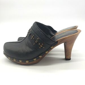 𝅺PELLE Moda women US 9 leather upper lining wood heel and sole studded mules